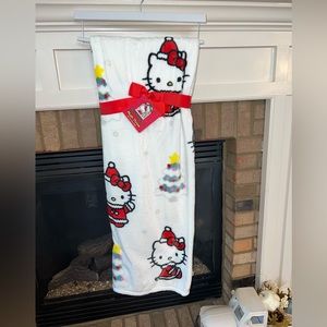 Hello Kitty Christmas Throw 💚